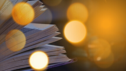 Libro con luces mágicas  © Rebeca Vidal