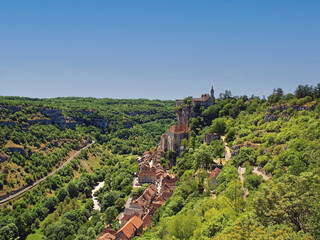 Rocamadour, cité religieuse, majestueux site sacré d'Occitanie construite sur une haute falaise,...