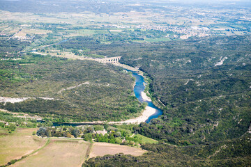 Pont du Gard avec ombre en vue aérienne