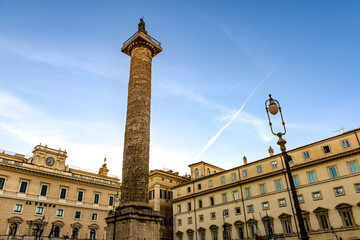 Roma, colonna di Marco Aurelio, piazza Colonna, Palazzo Chigi - obrazy, fototapety, plakaty