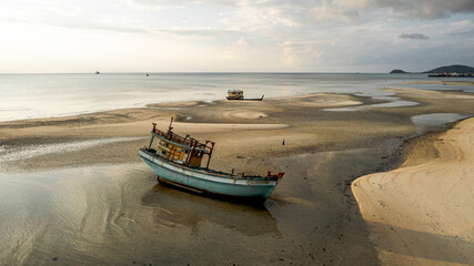 Fototapeta na wymiar Wreck Boats on Koh Samui Beach