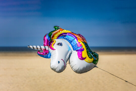 Ballon &agrave; l'h&eacute;lium en forme de licorne 