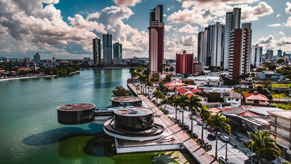 Açude Velho Hídrico Campina Grande Paraíba Nordeste Brasil Abastecimento Água Paisagem Urbano Prédios Lagoa Lago Verde Sesi Aéreo Drone