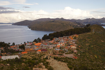 Fototapeta na wymiar view of the city in Titicaca island Bolivia