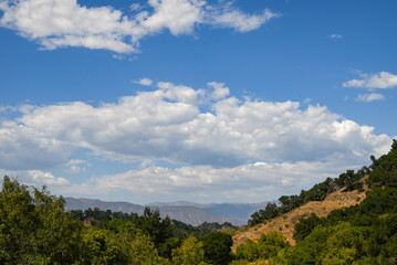 Obraz premium View of Ojai from Sulphur Mountain Road, Ventura County