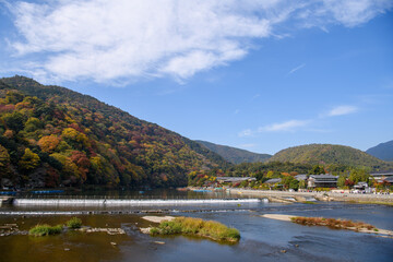 Fototapeta na wymiar 紅葉の京都嵐山