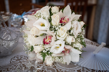 fiori sposa al matrimonio ritratti in contesto isolato