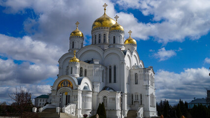Fototapeta na wymiar Golden dome of orthodox monastery 