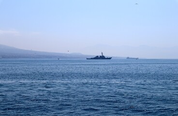 Napoli - Nave da guerra nel Golfo di Napoli dall'aliscafo