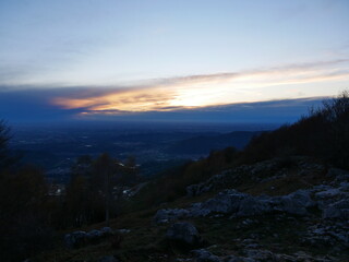 panorama della pianura bergamasca vista dal monte linzone