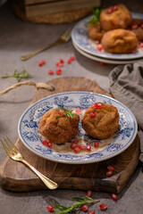 Rabanadas poveiras with sugar and cinnamon
