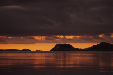 Fototapeta premium sunset over the ocean