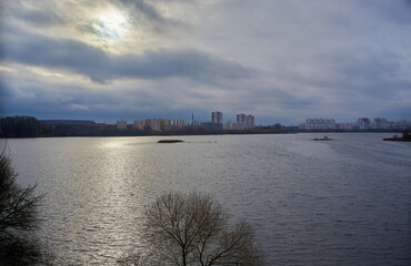 Obraz premium sunset over the river