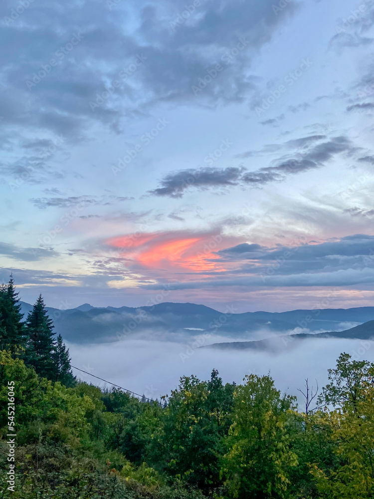 Wall mural Coucher de soleil dans les Cévennes, Occitanie