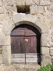 Fototapeta na wymiar Porte d'une maison dans les Cévennes, Occitanie
