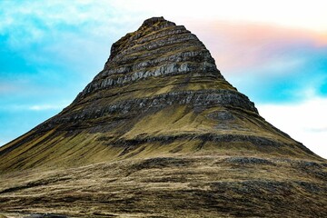 Prachtig uitzicht op de Kirkjufell-heuvel in IJsland.