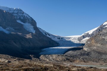 Landscape shot of the Athabasca Glacier in the daylight in Icefield in Canada