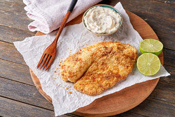 fil&eacute; de til&aacute;pia empanado