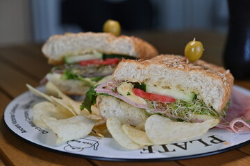 Ciabatta de carnes frias, chapata, cabata, torta de jamón