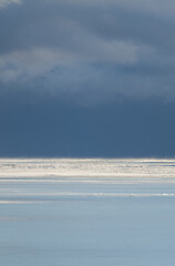 Fototapeta na wymiar Icy winter lake