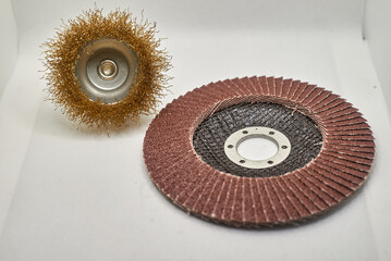 Photo of wire brush and flap disc