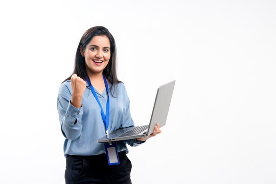 Indian Women With Laptop Bilder Stock Fotos Videos. Adobe Stock