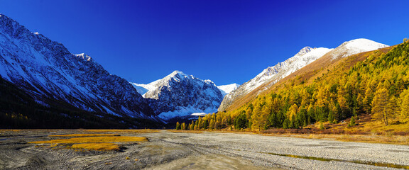 snow mountains and glaciers valley, dry riverbed dale, shallow mountains river panoramic shot