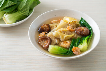 pork dumpling soup with shrimps and vegetable