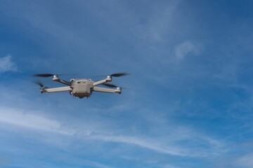 Fototapeta na wymiar Drone in volo