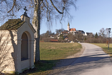 Kreuzweg und kloster Andechs in Südbayern
