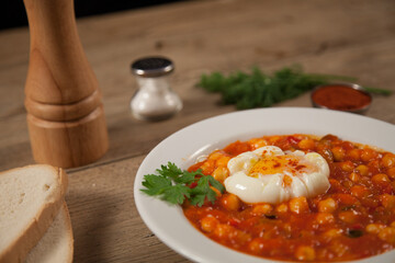 Garbanzos con tomate