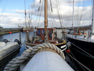 Obraz premium Macro shot of boat in a harbor