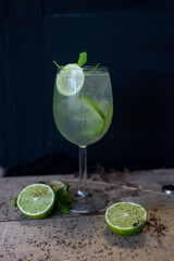 Mint cocktails with lime