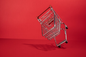 red empty shopping cart © TropicalNinjaStudio