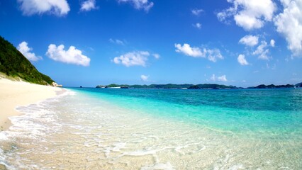 沖縄県阿嘉島のニシバマビーチの風景