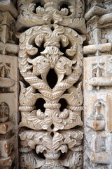 Obraz premium A whimsical intricate ornament in the Manueline style carved in stone