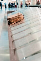 Obraz premium Lost baggage on a conveyor belt.