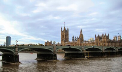 Scenic shot of the London skyline with Buckingham Palace Big Ben and a waterscape - obrazy, fototapety, plakaty