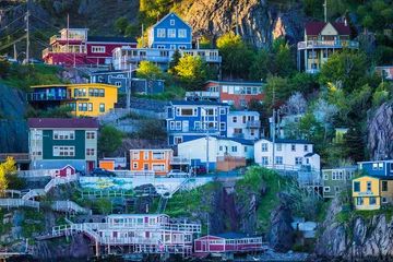 Tableaux ronds sur aluminium brossé Canada Colorful houses at downtown Saint John Newfoundland Canada 
