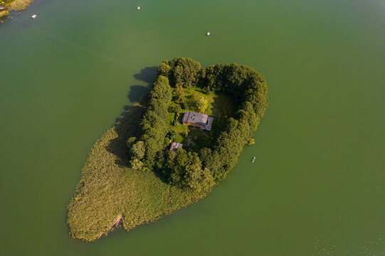 lonely house on the island ostrzyce