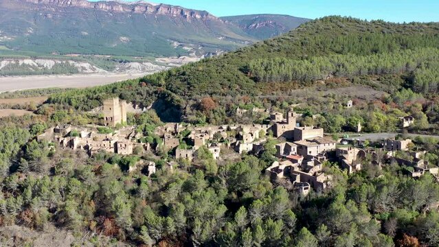 Ruesta village abandoned since 1959, today the heritage recovery work carried out earned the Hispania Nostra Award in May 2021 for the village rehabilitation project