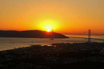 須磨浦山上遊園から眺める明石海峡大橋