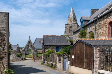 Fototapeta na wymiar The church in de Saint-Suliac, Brittany