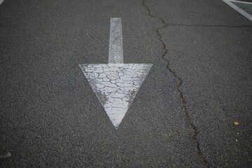 white arrow straight ahead direction of movement, direction of movement to the right, direction...