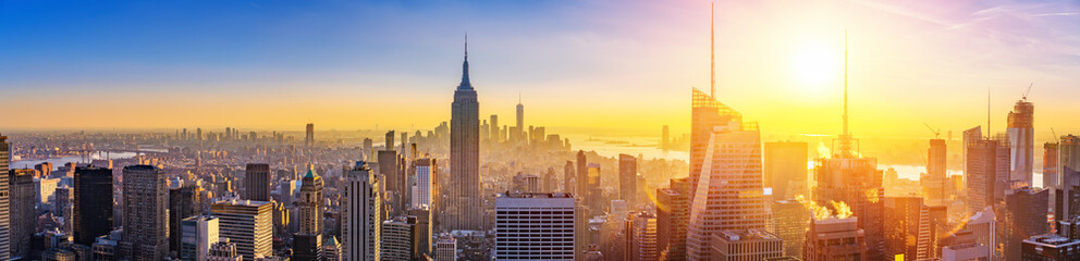Aerial view of New York City Manhattan at sunset - 545549858