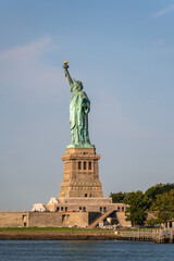 Obraz na płótnie Canvas Side view of the Statue of Liberty on the island