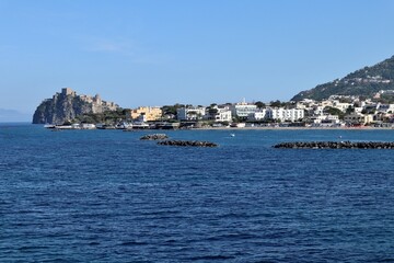 Fototapeta na wymiar Ischia - Panorama di Ischia Ponte dal traghetto