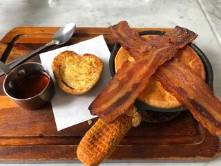 apple pie with cinnamon