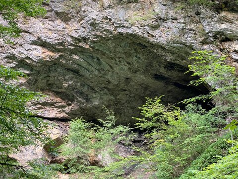 The cave Muzeva hisa in the significant landscape of the Devil's Passage canyon - Croatia (&Scaron;pilja Muževa hi&scaron;a ili Muževa hi&scaron;ica u kanjonu Vražji prolaz, Skrad - Gorski kotar, Hrvatska)