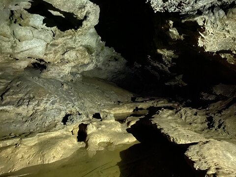 The cave Muzeva hisa in the significant landscape of the Devil's Passage canyon - Croatia (&Scaron;pilja Muževa hi&scaron;a ili Muževa hi&scaron;ica u kanjonu Vražji prolaz, Skrad - Gorski kotar, Hrvatska)